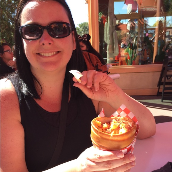 Meet your Posher, Amy - Picture 1 of 1